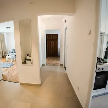 Elephants House Apartment